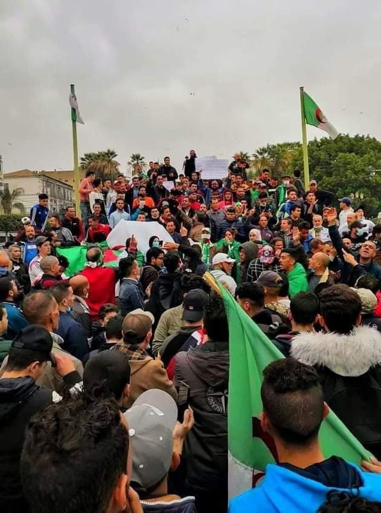 جزائريون يتظاهرون في الذكرى الثانية للحراك الشعبي