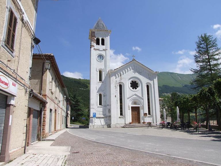 بلدة بولونيولا الإيطالية الخالية من كورونا