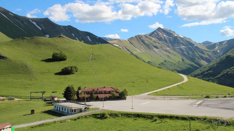 بلدة بولونيولا الإيطالية الخالية من كورونا