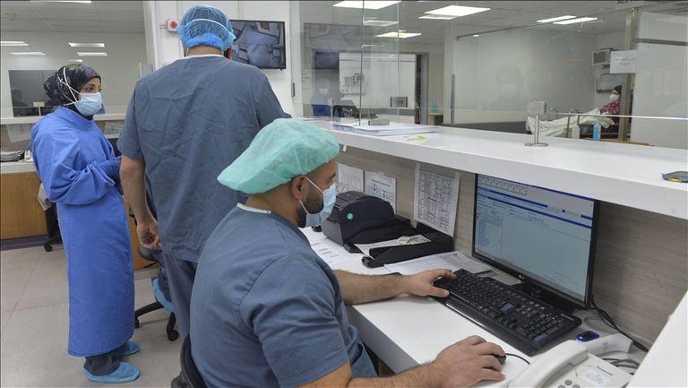 غضب شعبي ضد فساد توزيع لقاحات كورونا في لبنان