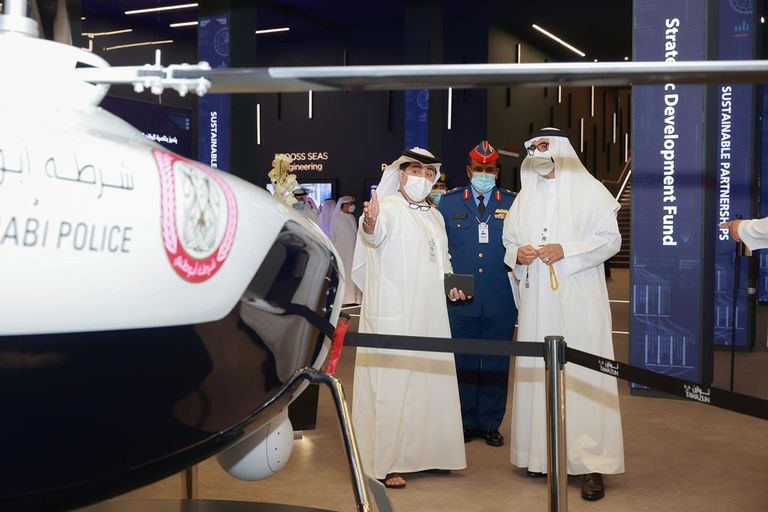 البواردي يقوم بجولة في معرض آيدكس 2021