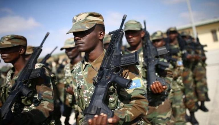 قوات من الجيش الصومالي تمشط إحدى القرى- أرشيفية