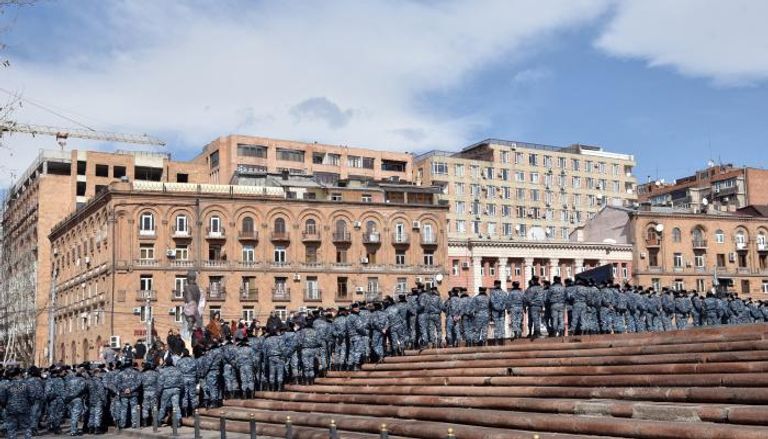الأمن الأرميني يحاول فض احتجاج أول أمس