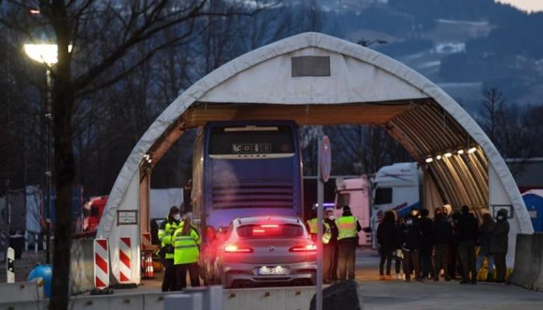 السلطات الألمانية تفرض قيودا مشددة على الحدود مع النمسا