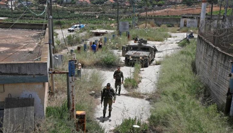 قوات إسرائيلية على الحدود مع لبنان - 