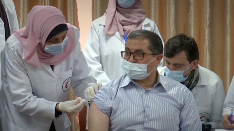 الإمارات ترسل لقاحات "كورونا" إلى غزة