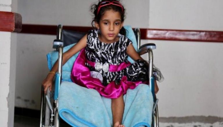 طفلة يمنية بترت قدمها بقذيفة أطلقتها مليشيا الحوثي