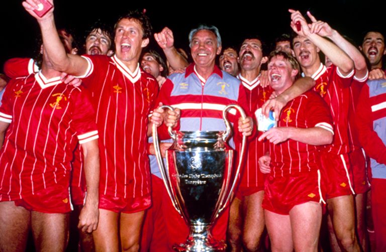 جو فاجان مدرب ليفربول السابق مع نجوم الفريق بيب جوارديولا ومايكل أرتيتا