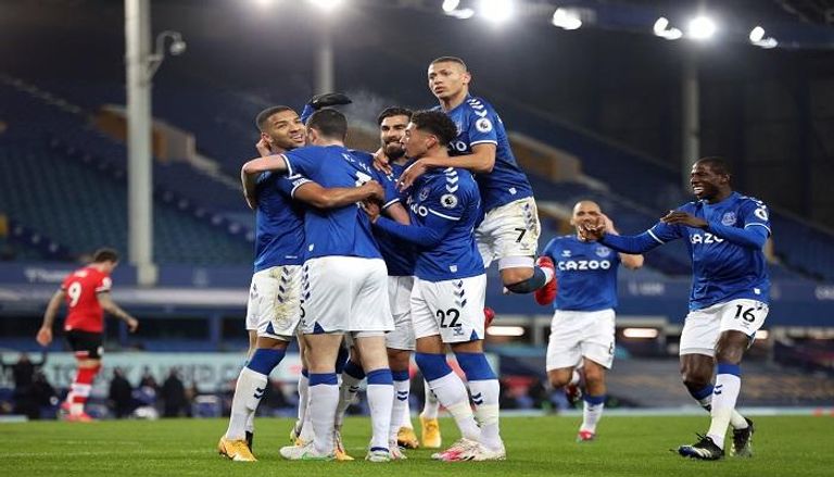 فرحة إيفرتون فريق ليفربول