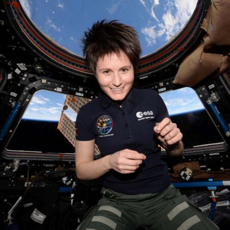 رائدة الفضاء الإيطالية سامانتا كريستوفوريتي رائدة الفضاء الإيطالية سامانتا كريستوفوريتي