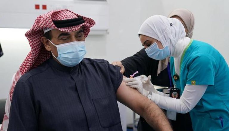تطعيمات كورونا في الكويت
