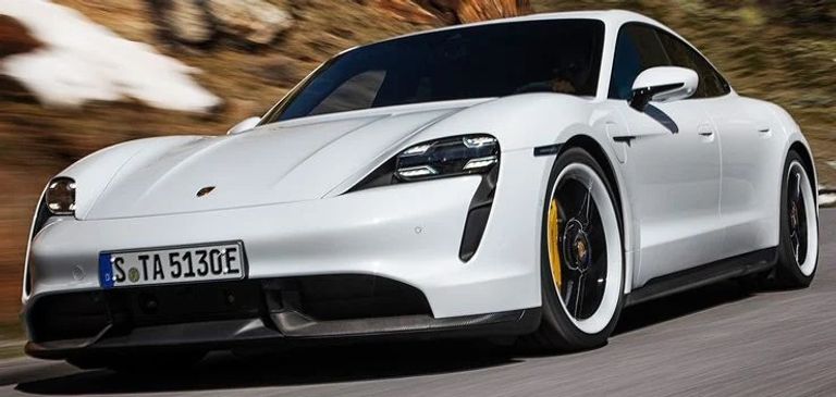 Porsche Taycan Turbo S طراز لوتس Evija