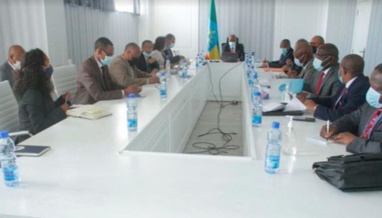وزير المياه الإثيوبي مع الوفد الكونغولي 