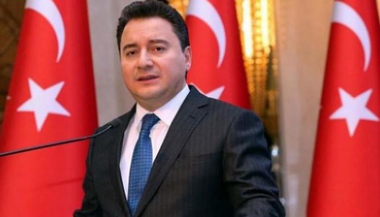 علي باباجان زعيم حزب الديمقراطية والتقدم التركي المعارض