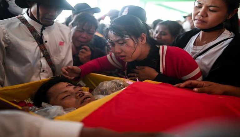 تشييع جثمان قتيل خلال المظاهرات في ميانمار