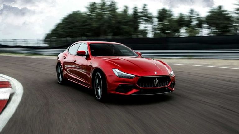 مازيراتي Ghibli Trofeo  بي إم دبليو M3 G80