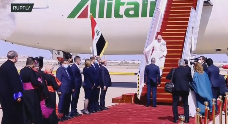 بابا الفاتيكان ومصطفى الكاظمي