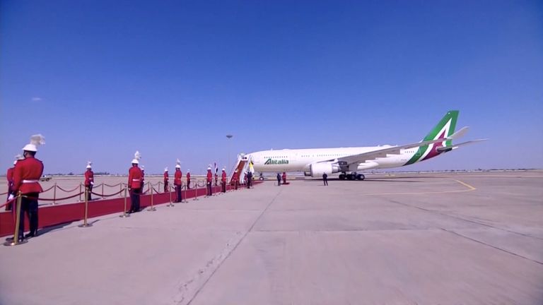 بابا الفاتيكان ومصطفى الكاظمي