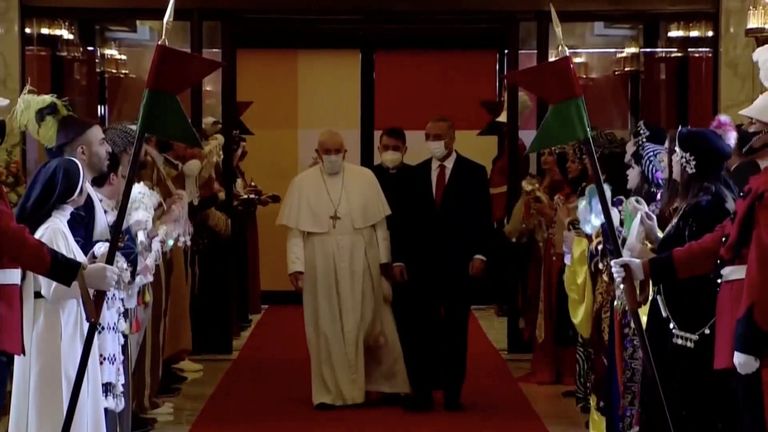 ترحيب عراقي بزيارة البابا فرنسيس ترحيب شعبي عراقي بزيارة بابا الفاتيكان