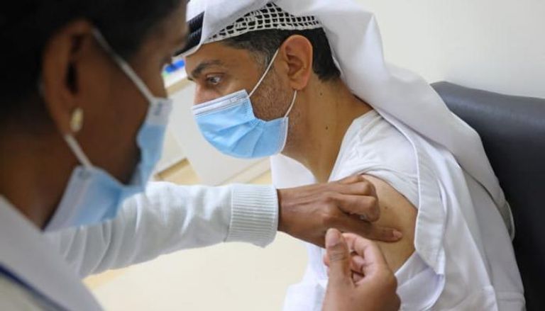تطعيم كورونا في الإمارات