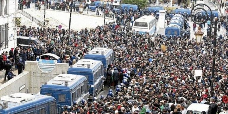 مظاهرة حاشدة بالجزائر العاصمة وسط إجراءات أمنية مشددة