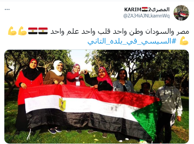 البرهان لحظة استقباله السيسي في الخرطوم