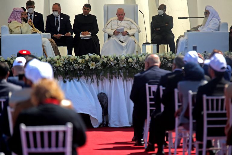 البابا فرنسيس خلال كلمته بلقاء الأديان في مدينة أور التاريخية العراقية