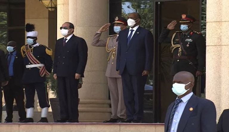 البرهان والسيسي في جلسة ثنائية بالخرطوم
