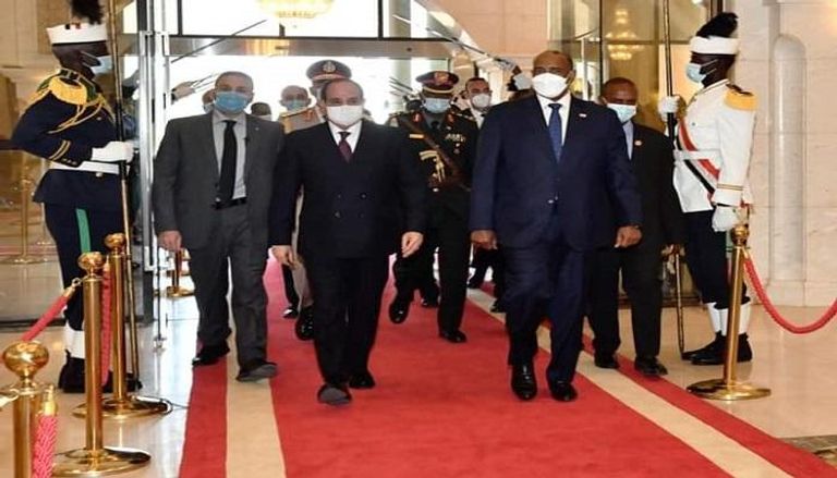 الرئيس المصري ورئيس المجلس الانتقالي السوداني 