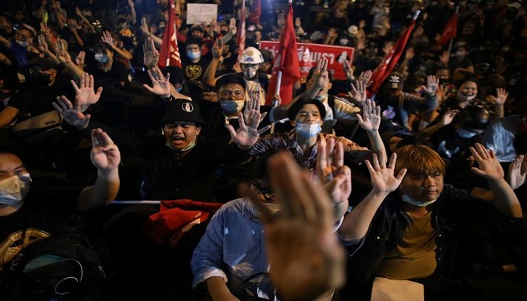 جانب من الاحتجاجات التي تشهدها تايلاند للإفراج عن المعتقلين- رويترز جانب من الاحتجاجات التي تشهدها تايلاند للإفراج عن المعتقلين - رويترز
