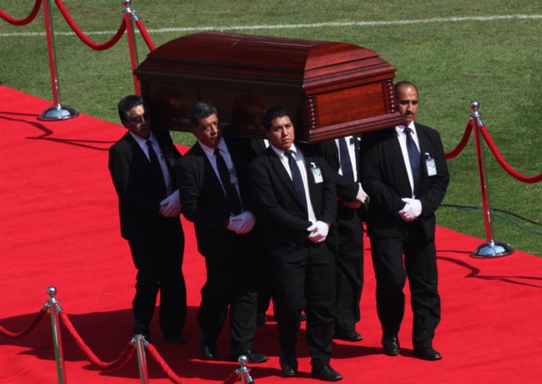 جنازة الممثل الكوميدي المكسيكي روبرتو جوميز "تشيسبيريتو"