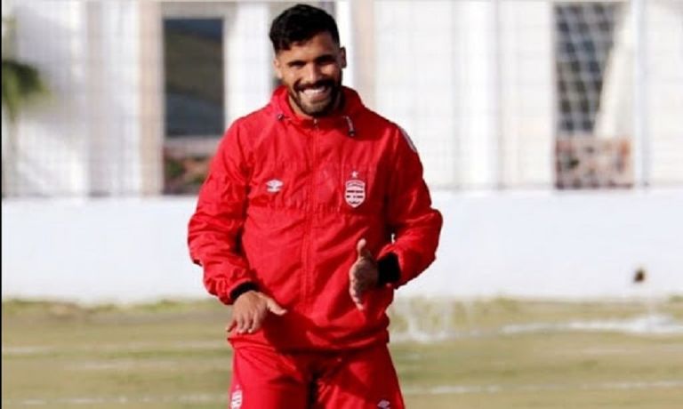 حسين بن عيادة لاعب النجم الساحلي