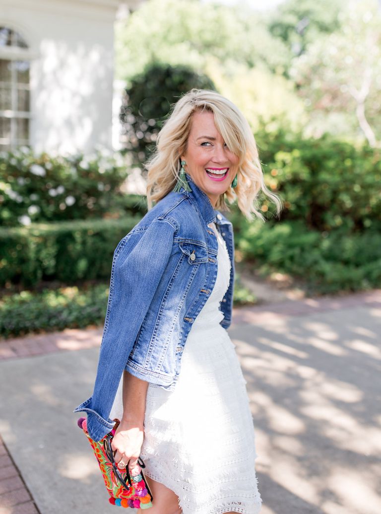 فستان أبيض طويل 