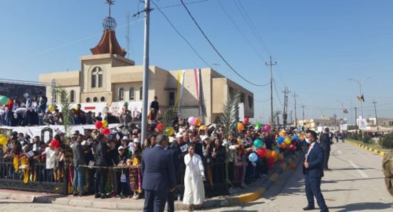 أهالي الموصل القديمة يستقبلون بابا الفاتيكان بحفاوة كبيرة البابا فرنسيس يلقي كلمة في ساحة