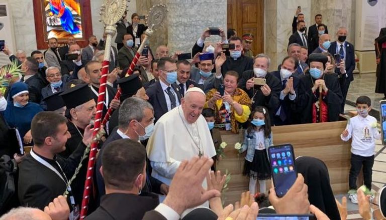 البابا فرنسيس يصل إلى كنيسة الطاهرة بالموصل