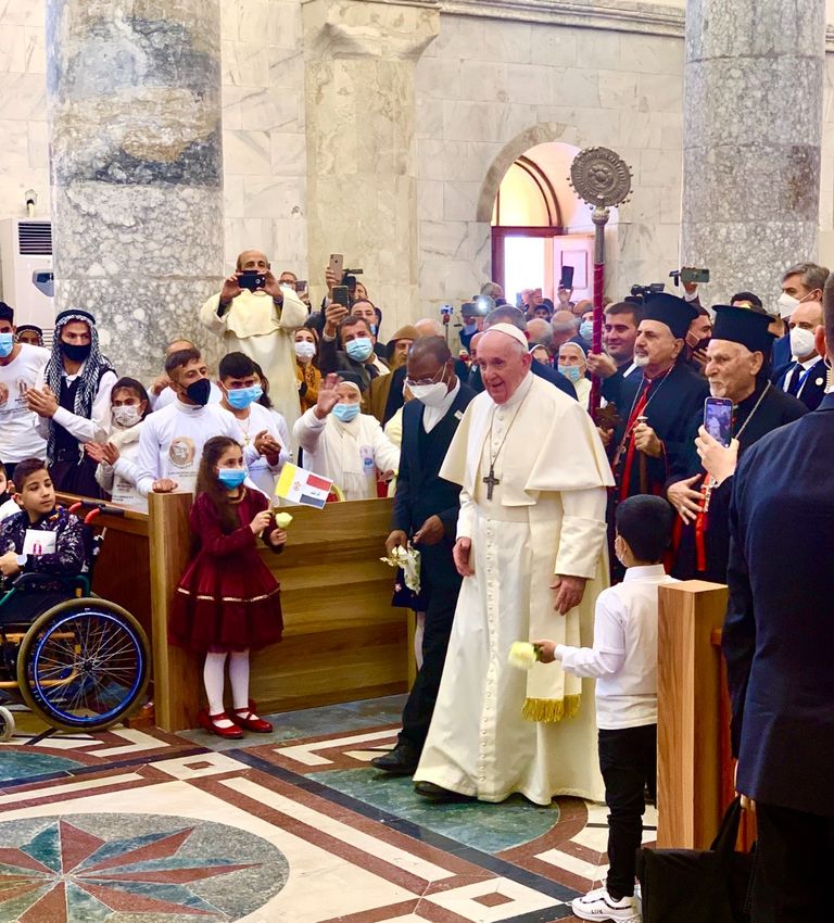 البابا فرنسيس يصل إلى كنيسة الطاهرة بالموصل البابا فرنسيس يتلو صلاة التبشير الملائكي مع المصلين الأقباط بكنيسة الطاهرة