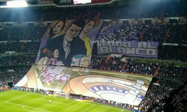 تيفو كله للأبيض تيفو "شعار يحكمهم جميعاً"