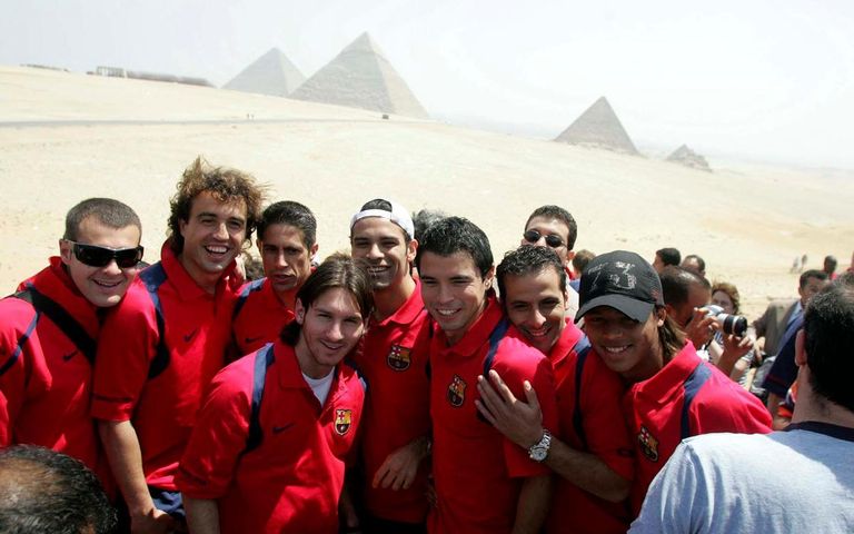 رحلة برشلونة إلى مصر لمواجهة الأهلي في 2007 من مواجهة الأهلي وبرشلونة في 2009