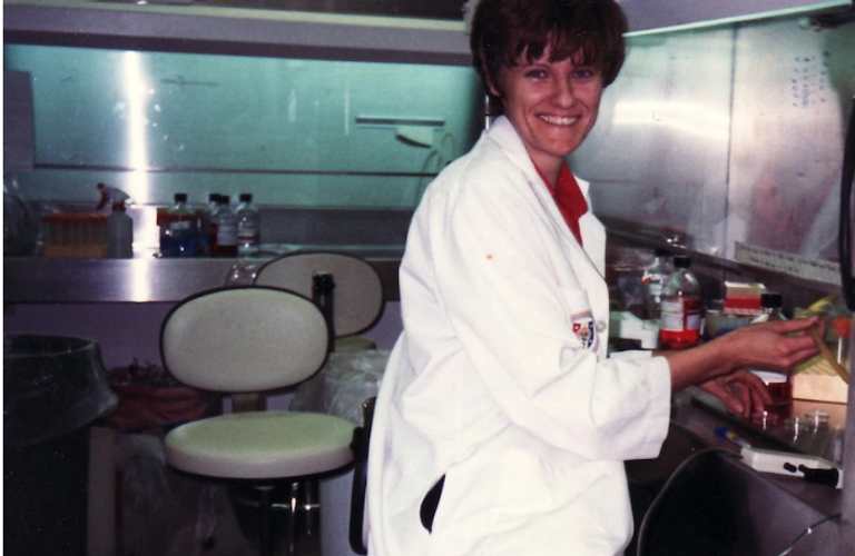 سيدتان ضمن فريق بحثي لاكتشاف لقاح كورونا