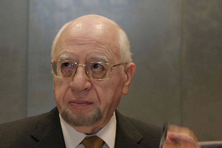 محمد بجاوي وزير الخارجية الجزائري الأسبق الرئيس الجزائري السابق عبد العزيز بوتفليقة - أرشيفية