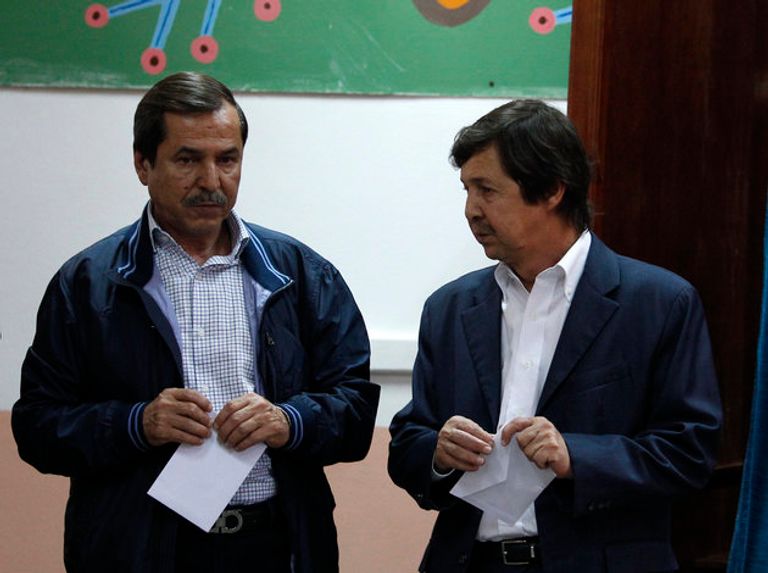 السعيد وناصر شقيقا الرئيس الجزائري السابق عبد العزيز بوتفليقة الرئيس الجزائري السابق عبد العزيز بوتفليقة - أرشيفية