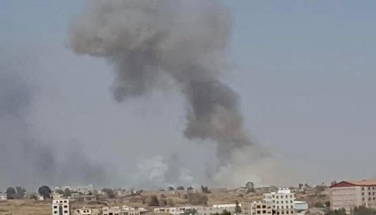 جانب من استهداف قوات التحالف لمعسكرات الصيانة الحوثية في صنعاء