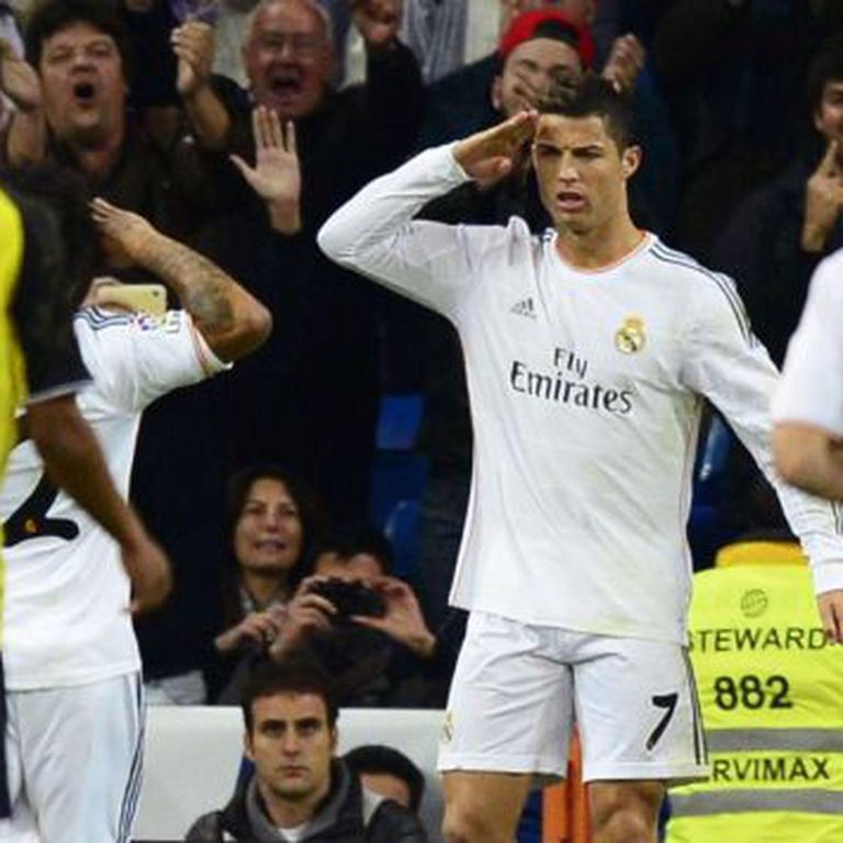 احتفال الجندي الذي قام به كريستيانو رونالدو في 2013 إحدى احتفالات كريستيانو رونالدو