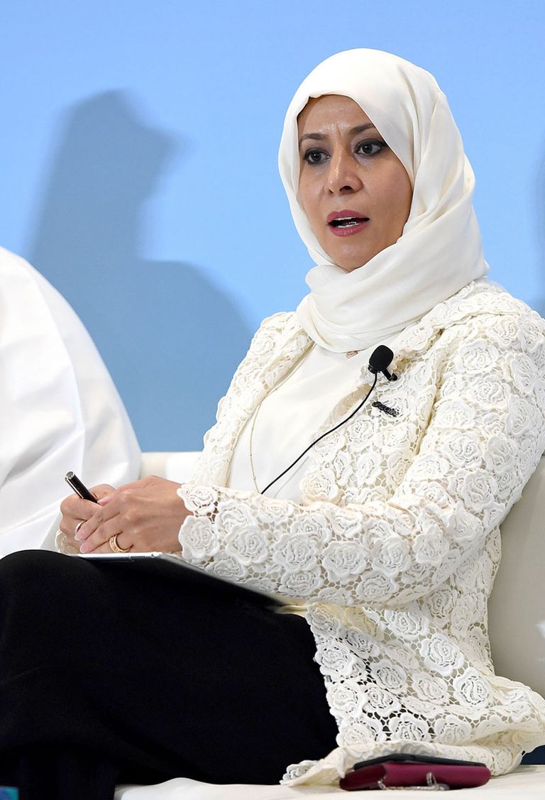 إيمان الروضان الرئيسة التنفيذية لشركة زين الكويت أول قاضيات في تاريخ الكويت