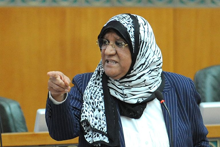 معصومة المبارك أول وزيرة في تاريخ الكويت أول قاضيات في تاريخ الكويت