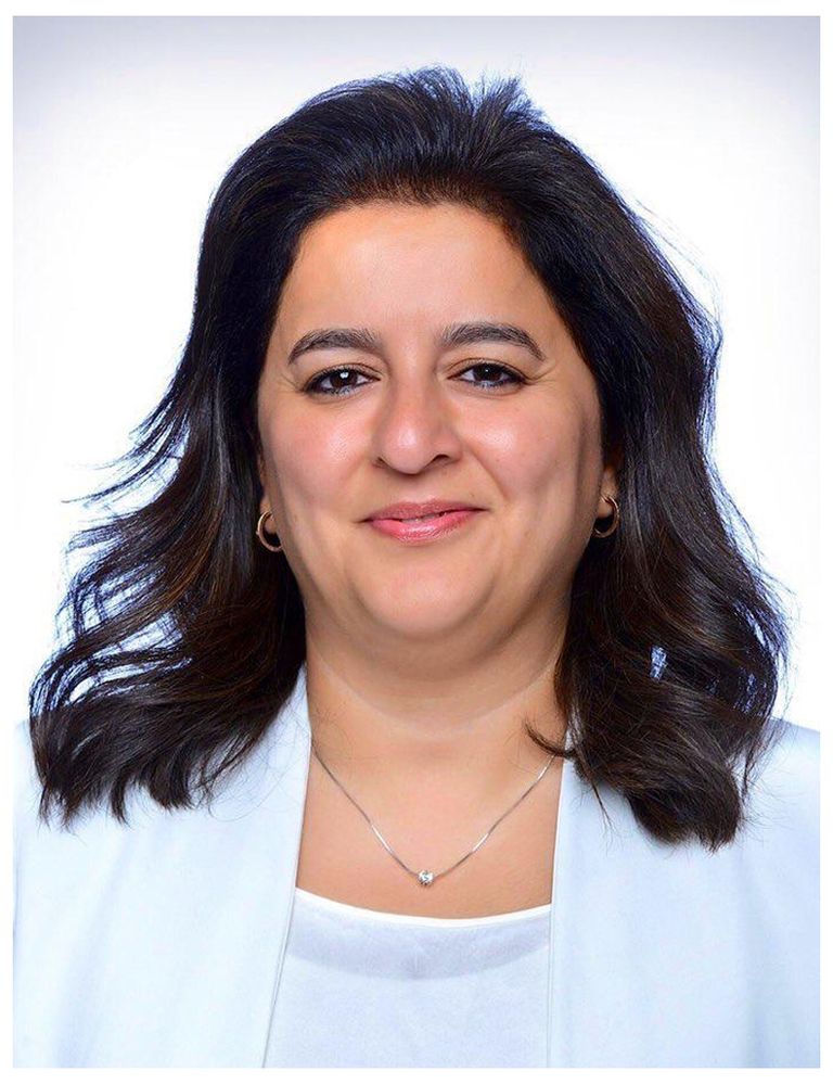 الدكتورة رنا عبدالله عبدالرحمن الفارس أول قاضيات في تاريخ الكويت