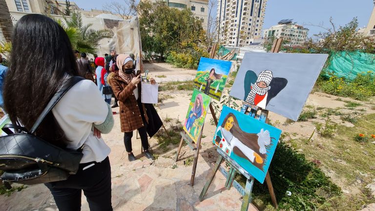 جانب من معرض ربيع امرأة