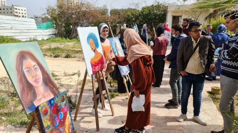 جانب من معرض ربيع امرأة