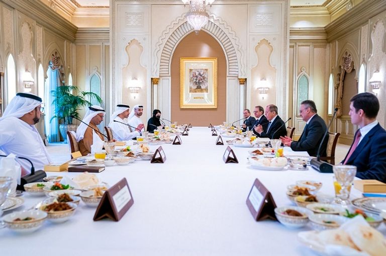 جانب من المؤتمر الصحفي المشترك لوزيري خارجية الإمارات وروسيا