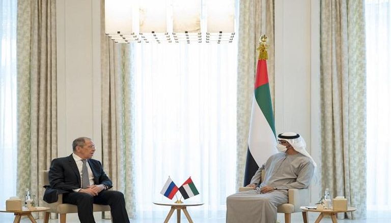 الشيخ محمد بن زايد آل نهيان ووزير خارجية روسيا خلال لقاء اليوم